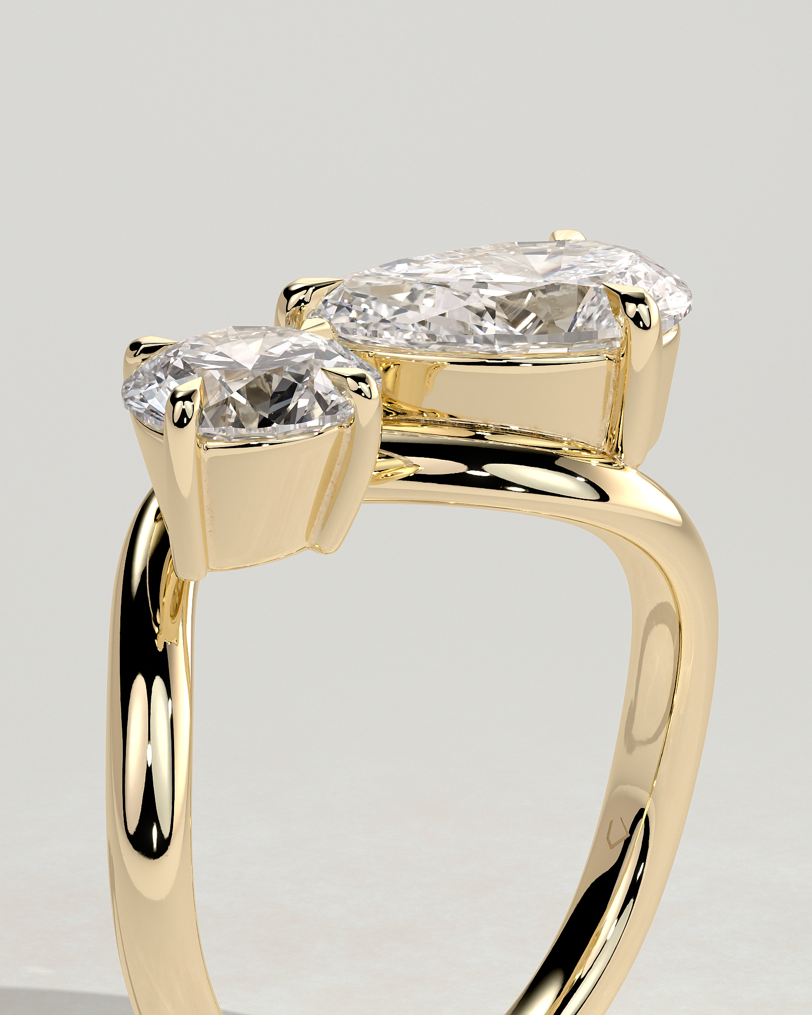 Damla ve Yuvarlak Pırlanta Yüzük