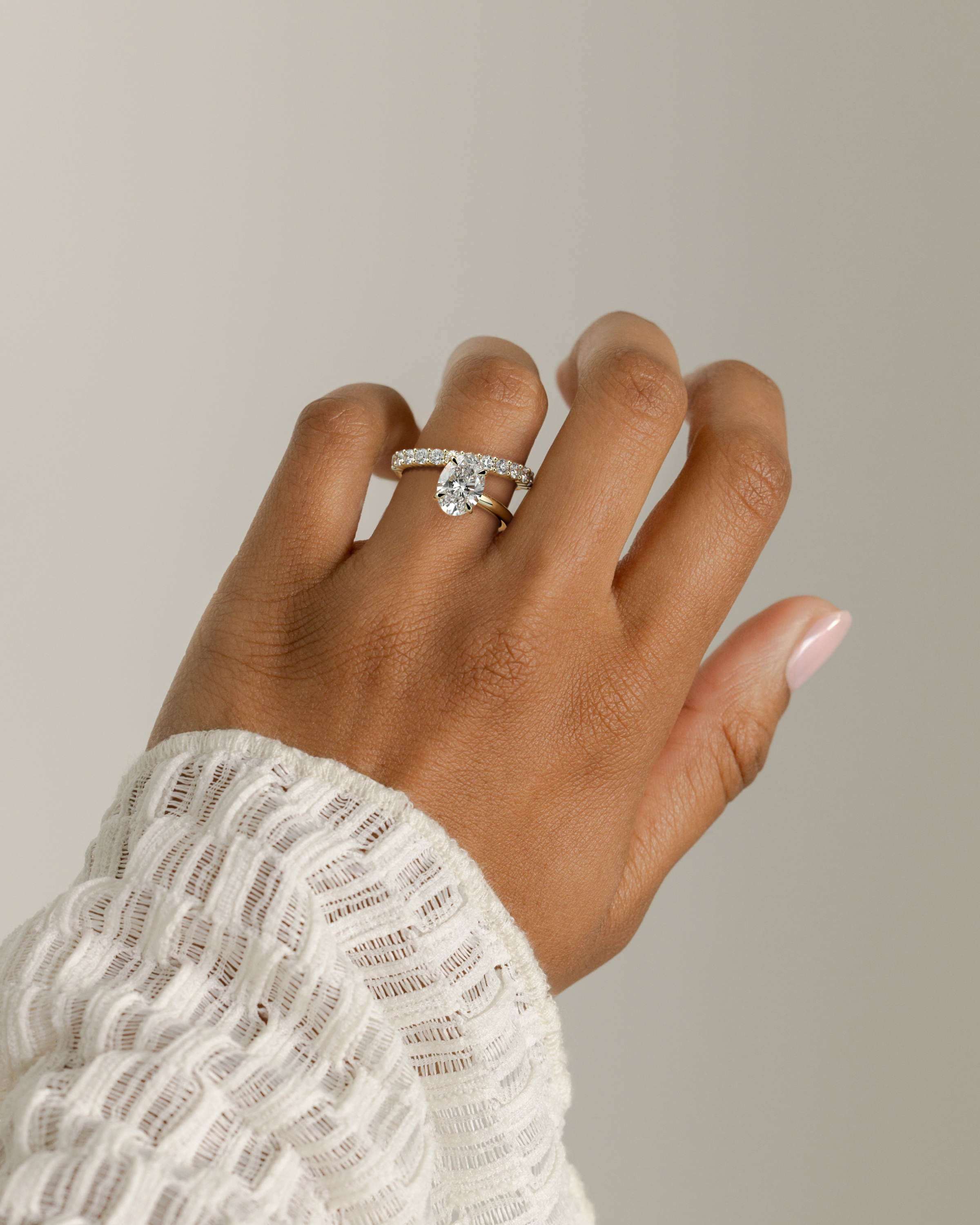 Oval Yarım Tur Çift Bant Pırlanta Yüzük