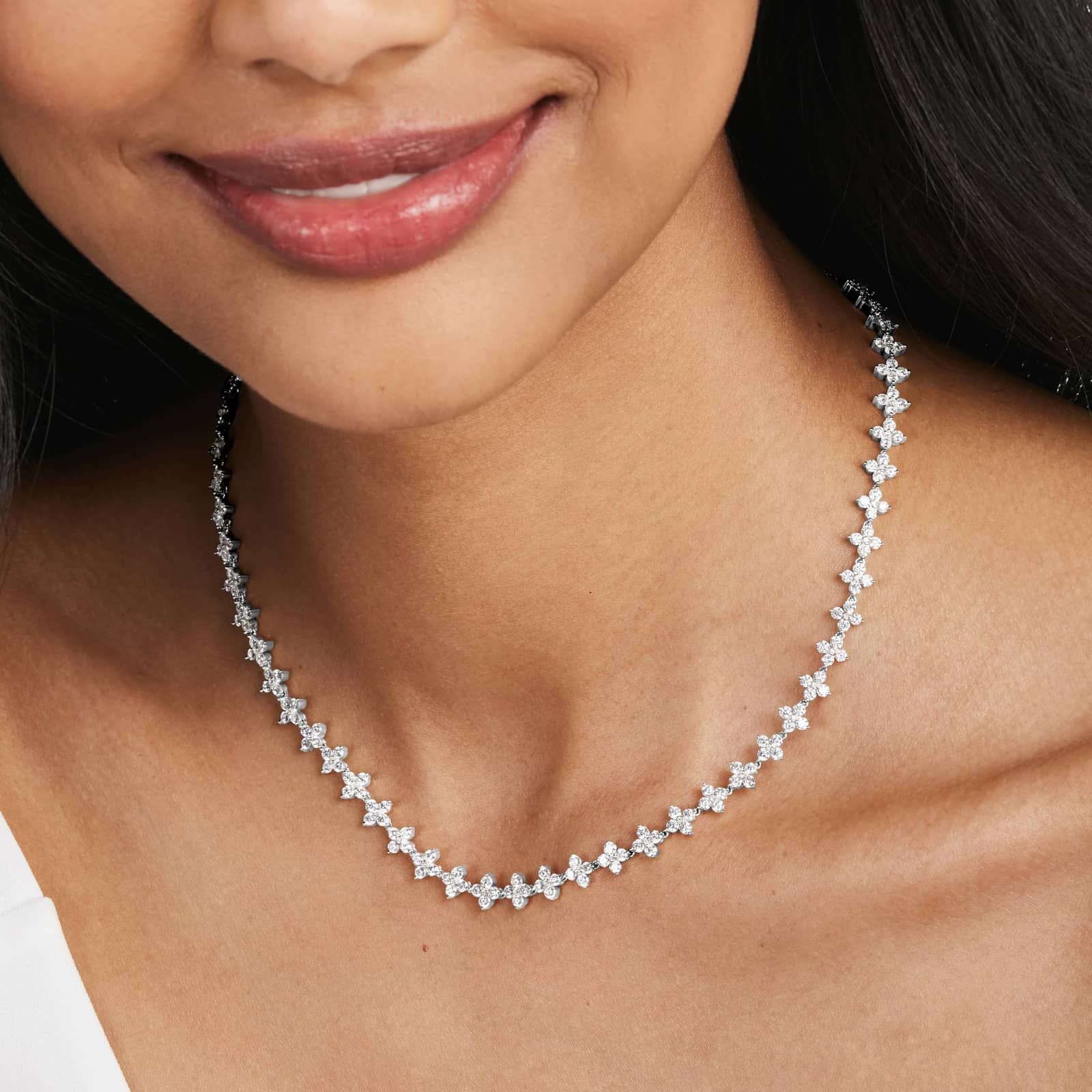 Pırlanta Çiçek Motif Suyolu Kolye